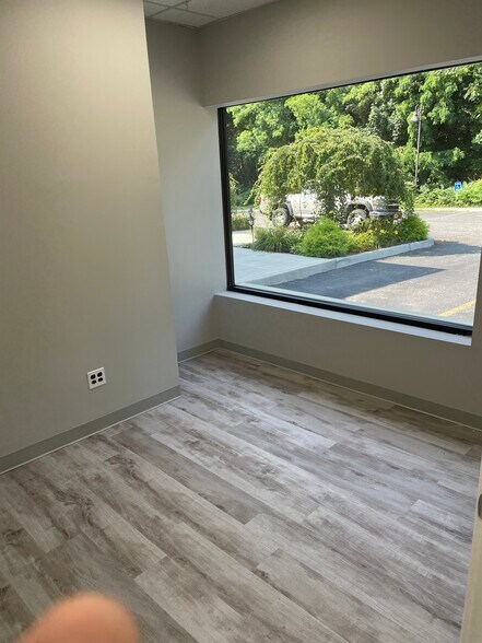 More Photos Of 189 Main Rd, Riverhead Medical For Lease