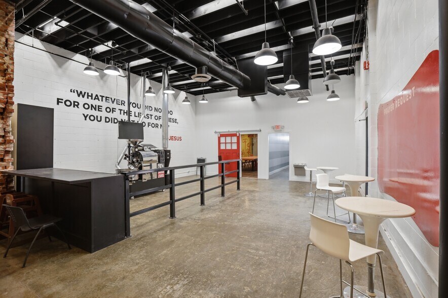 More Photos Of 122 E Randolph Ave, Enid Storefront Retail Residential For Sale