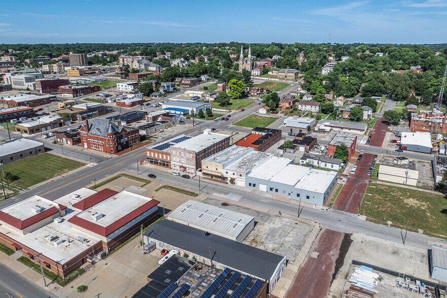 More Photos Of 624 S 7th St, Saint Joseph Industrial For Sale