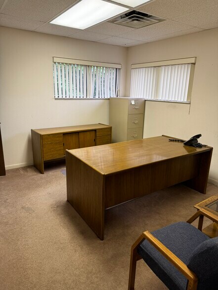 More Photos Of 146 Horizon Ct, Lakeland Office Residential For Lease