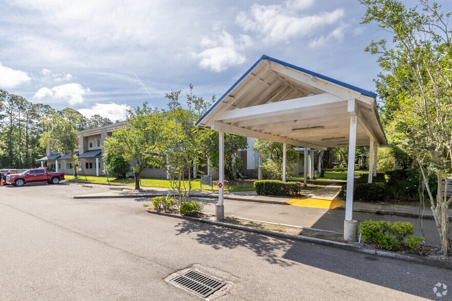More Photos Of 4237 Salisbury Rd, Jacksonville Office For Lease