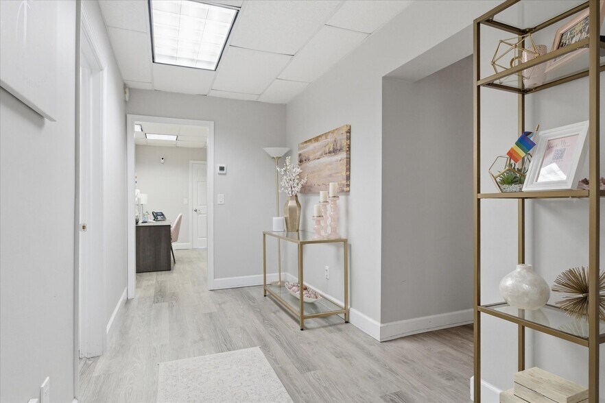 More Photos Of 33 Candee Ave, Sayville Medical For Lease