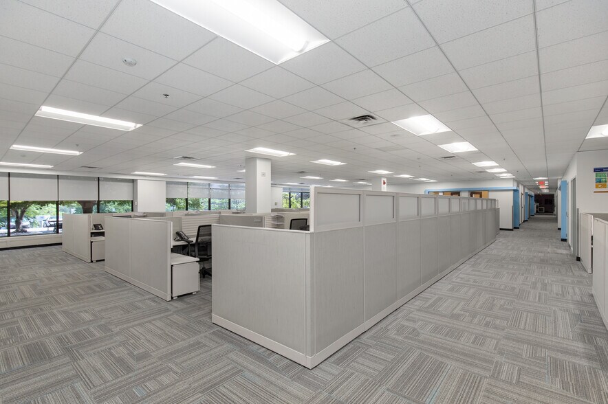 More Photos Of 85 Crystal Run Rd, Middletown Office For Lease