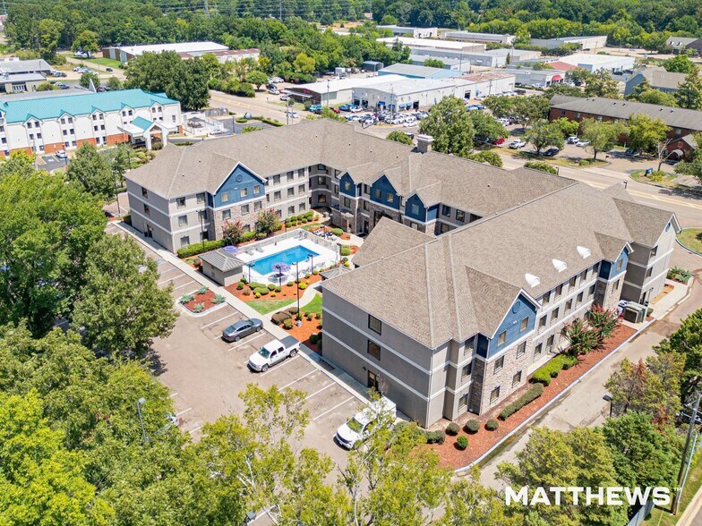 More Photos Of 801 Ridgewood Rd, Ridgeland Hotel For Sale