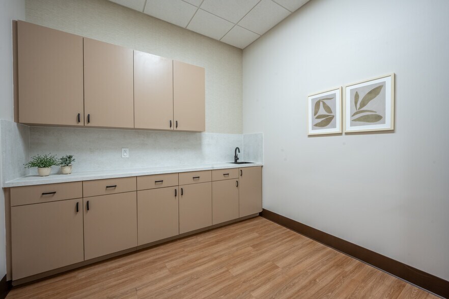 More Photos Of 3795 Boynton Beach Blvd, Boynton Beach Medical For Lease