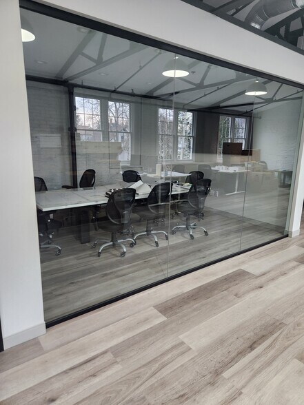 More Photos Of 15 Sproat St, Middleboro Service For Lease