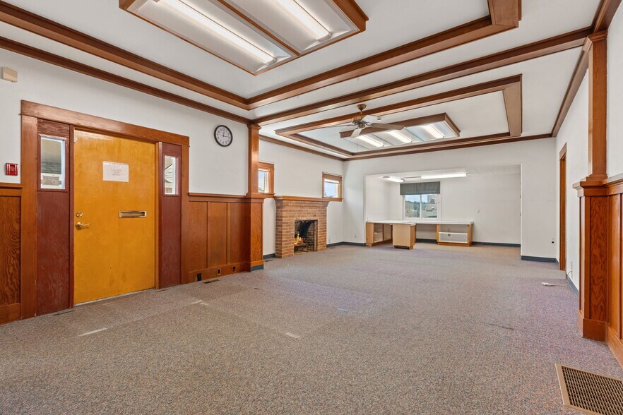 More Photos Of 1068 Market Blvd, Chehalis Office For Sale