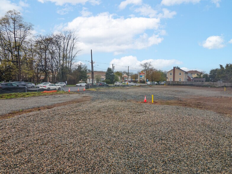 More Photos Of 571-577 New York Ave, Lyndhurst Land For Sale