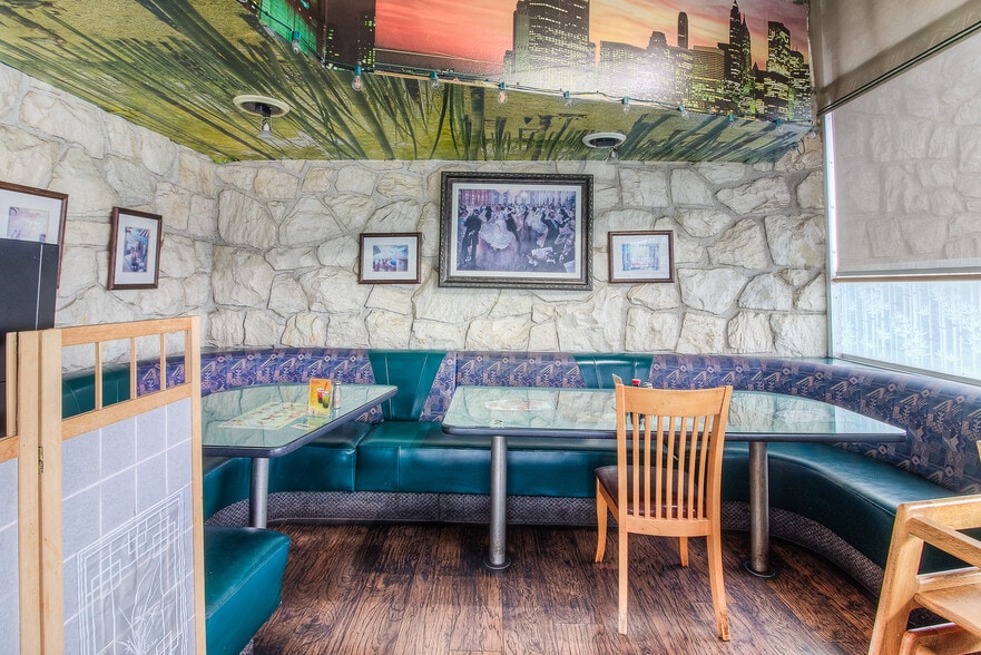 More Photos Of 822 N 1st St, Yakima Restaurant For Sale