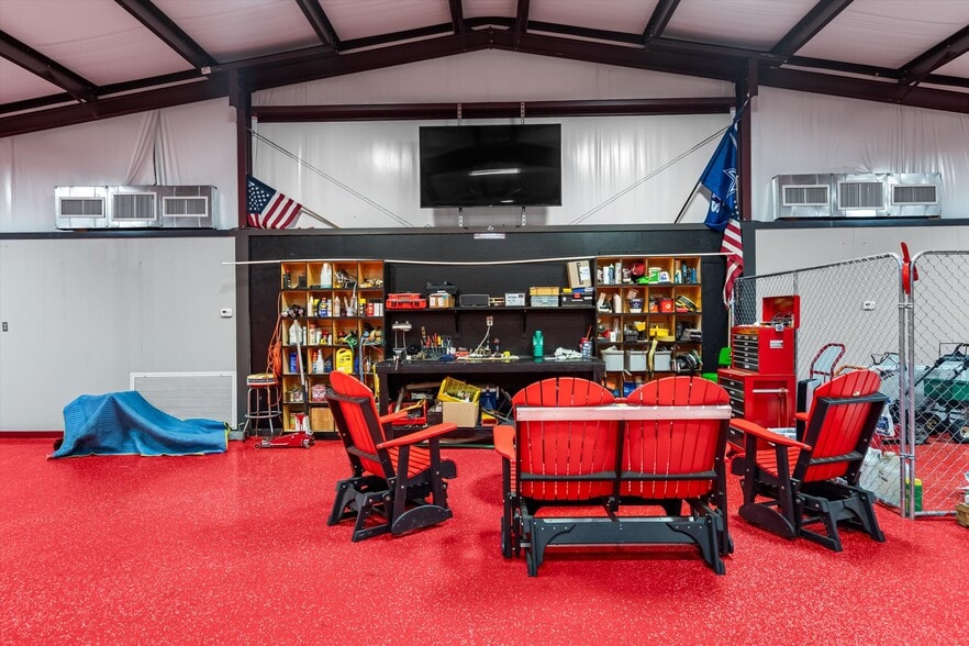 More Photos Of 1208 N Industrial Blvd, Pilot Point Industrial For Sale