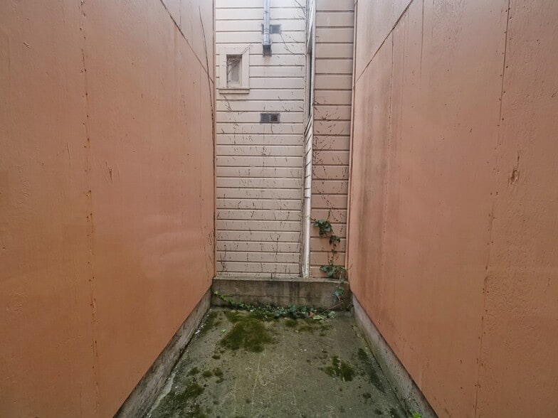 More Photos Of 1927-1929 Taraval St, San Francisco Apartments For Lease