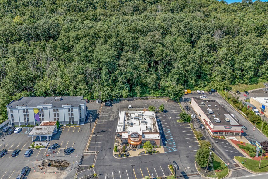 More Photos Of 821 Northern Blvd, Clarks Summit Restaurant For Sale