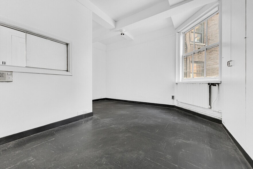 More Photos Of 115 E 61st St, New York Medical For Sale