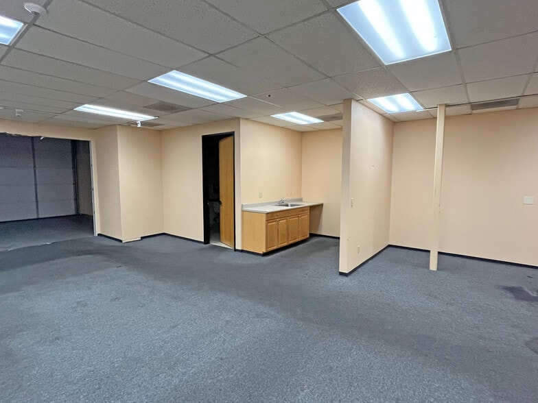 More Photos Of 6115-6125 State Farm Dr, Rohnert Park Light Manufacturing For Lease