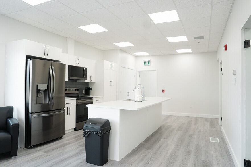 More Photos Of 27209 Township Road 532A, Parkland County Self Storage For Sale