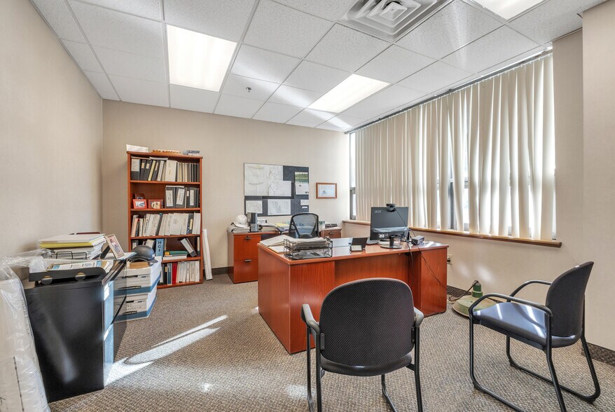 More Photos Of 80 Optical Dr, Southbridge Flex For Lease