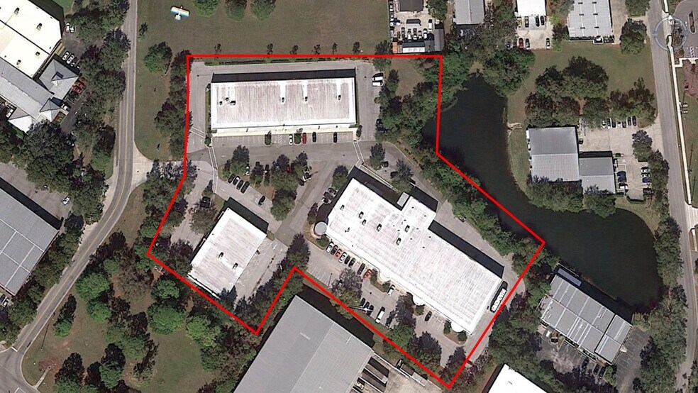 More Photos Of 7509 Pennsylvania Ave, Sarasota Showroom For Lease