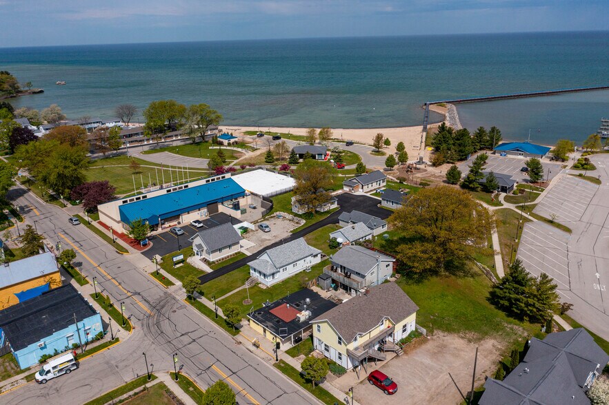 More Photos Of 42 W Spring St, Port Austin General Retail For Lease