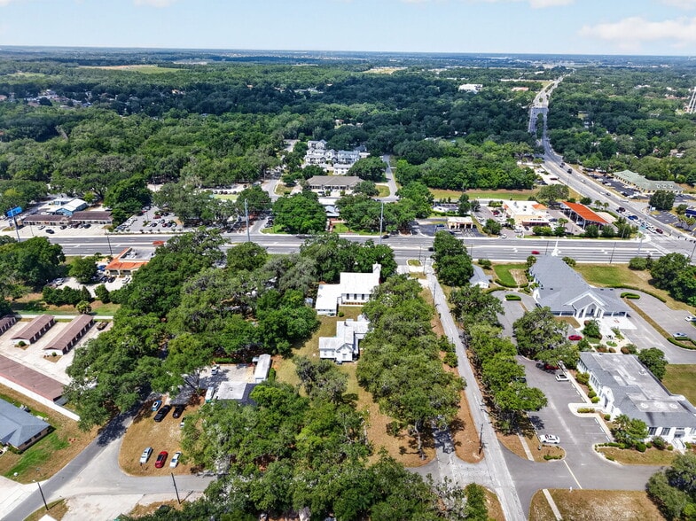 More Photos Of 112 W McClendon St, Lady Lake Office For Sale