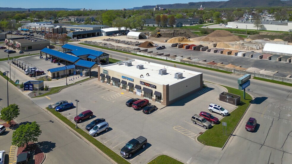 More Photos Of 1035 Frontenac Dr, Winona Storefront For Sale