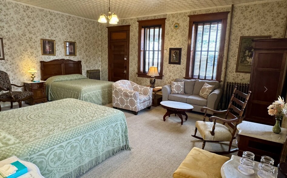 More Photos Of 600 N B St, Cripple Creek Hotel For Sale