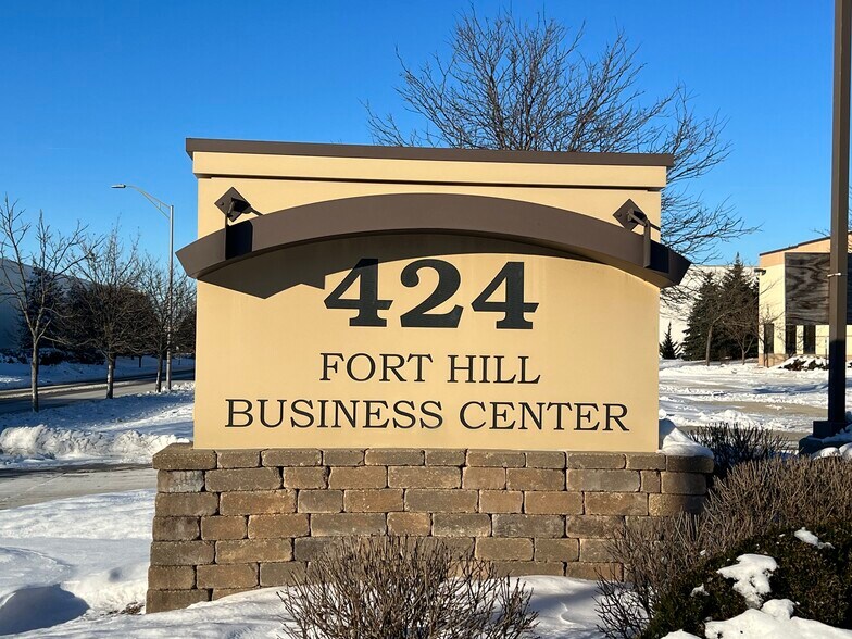 More Photos Of 424 Fort Hill Dr, Naperville Warehouse For Sale
