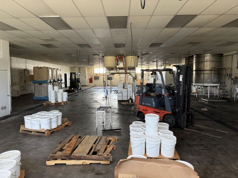 More Photos Of 636 S Turnbull Canyon Rd, City of Industry Manufacturing For Lease