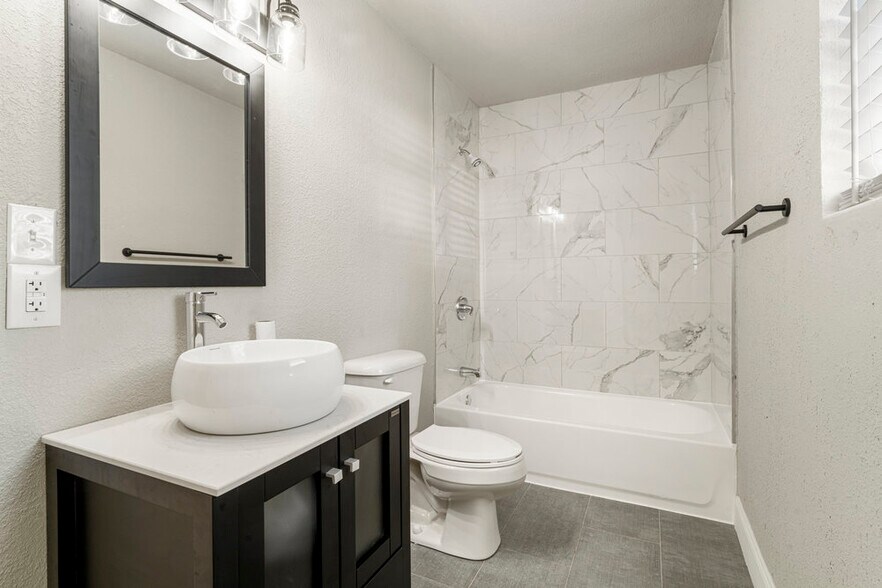 More Photos Of 2618 E 8th St, Tulsa Apartments For Sale