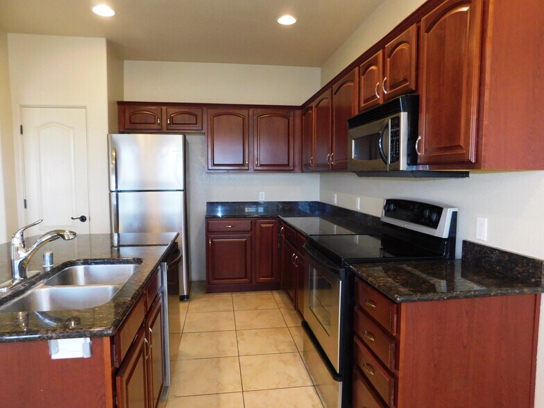 More Photos Of 812 Landon Dr, Bullhead City Apartments For Sale