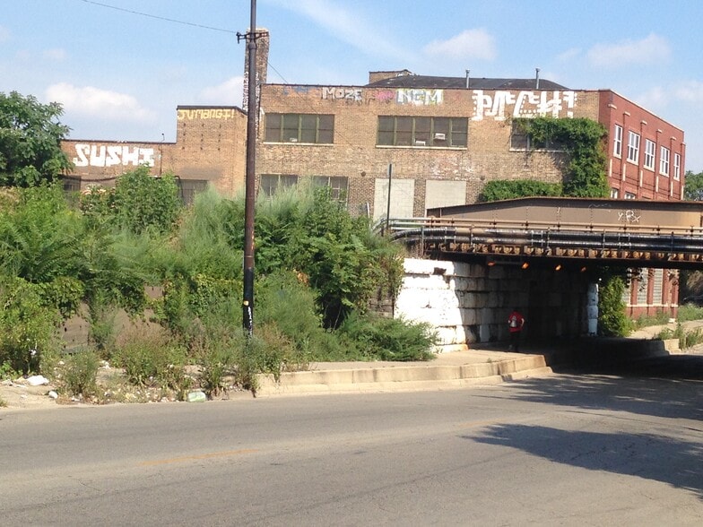 More Photos Of 2106 S Kedzie Ave, Chicago Warehouse For Lease