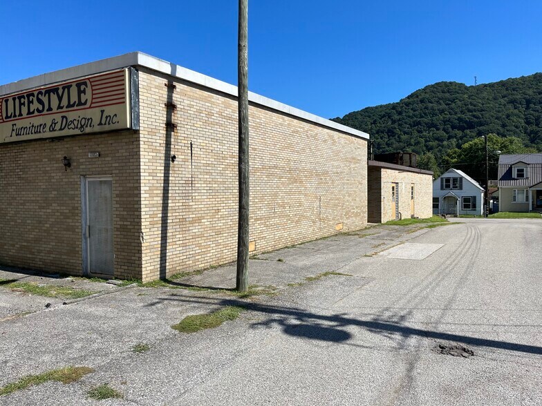 More Photos Of 8902 MacCorkle Ave, Marmet Office For Lease