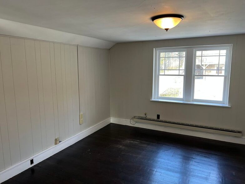 More Photos Of 1405 S Business Highway 65, Hollister Office Residential For Sale