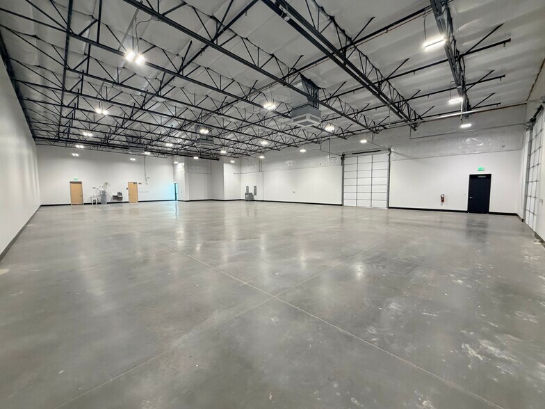 More Photos Of 7320 E Pecos Rd, Mesa Warehouse For Sale