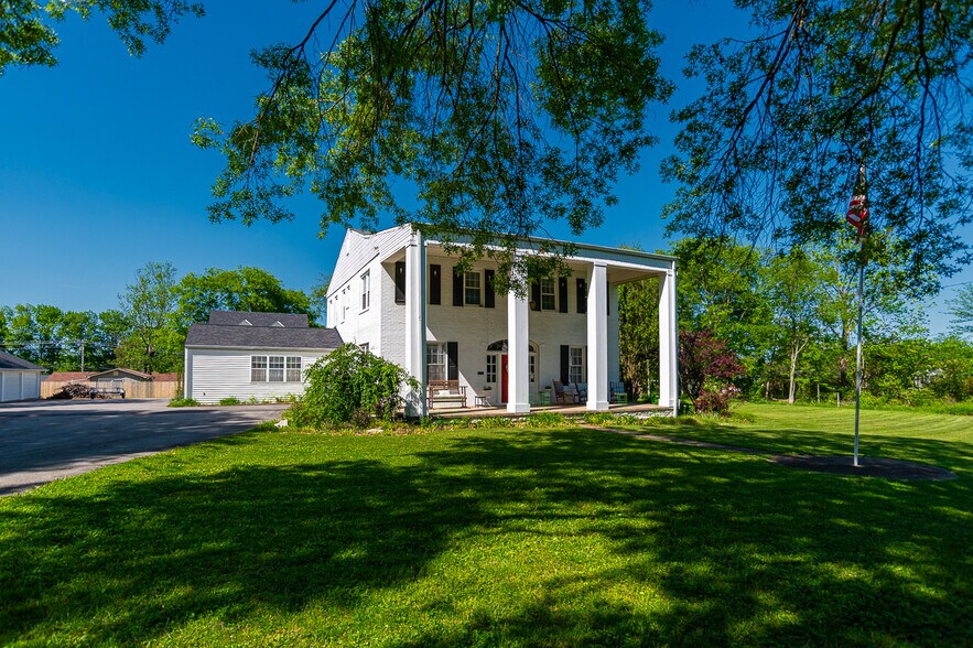 More Photos Of 799 Whitthorne St, Shelbyville Hospitality For Sale