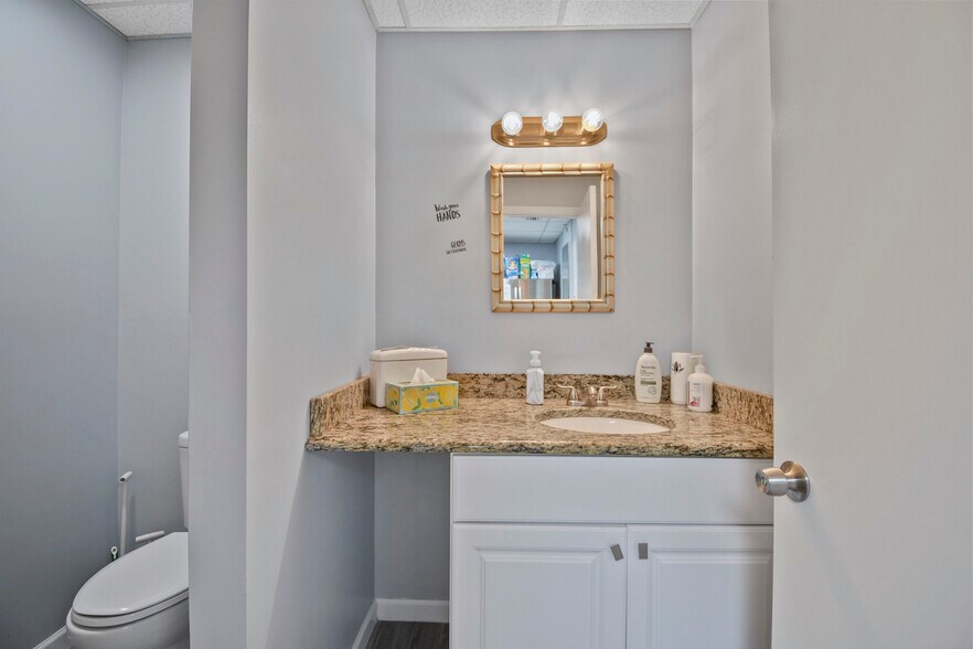 More Photos Of , Jacksonville Office For Sale