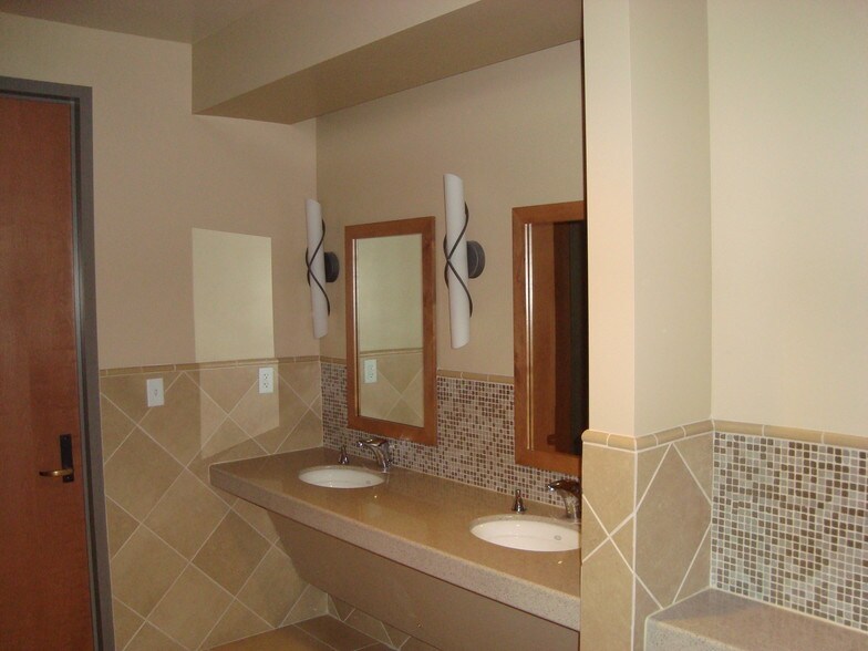 More Photos Of 2450 S Gilbert Rd, Chandler Office For Lease