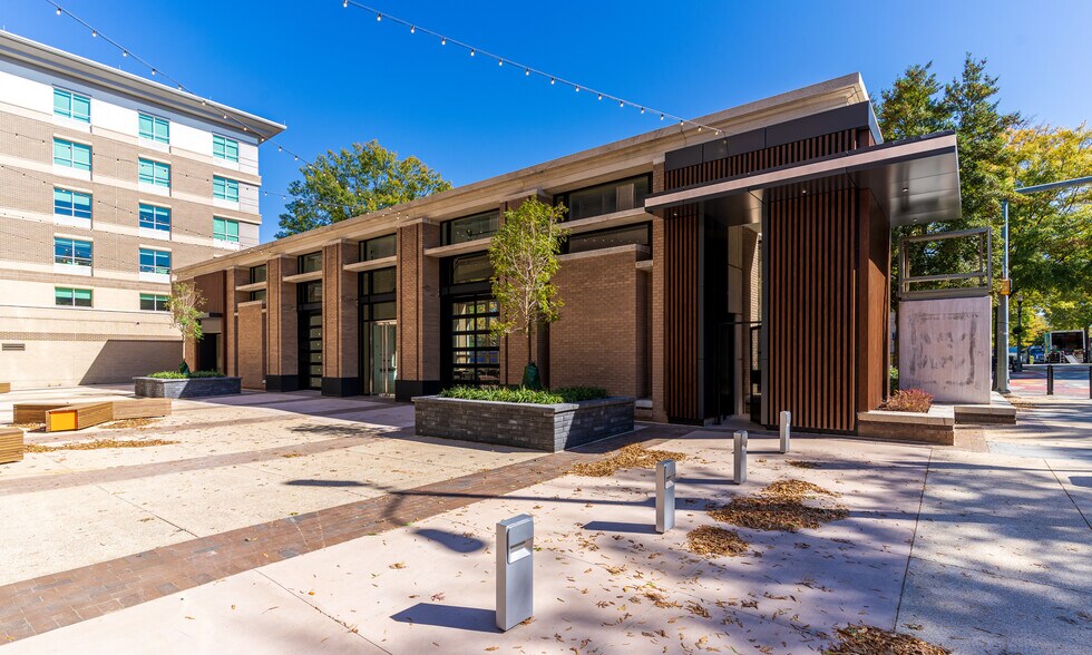 More Photos Of 101 W Ponce De Leon Ave, Decatur Unknown For Lease