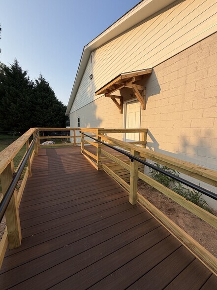 More Photos Of 116 Columbus Pky, Opelika Office For Lease