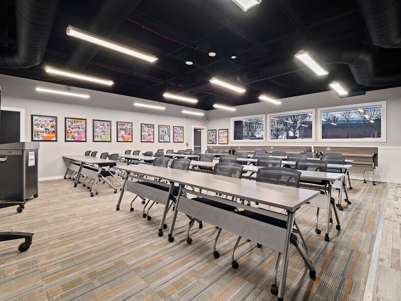 More Photos Of 25300 Lorain Rd, North Olmsted Medical For Lease