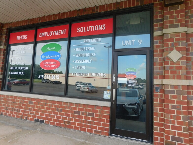 More Photos Of 506-522 W Mondamin St, Minooka General Retail For Lease
