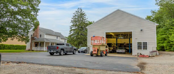 More Photos Of 144 Franklin St, East Bridgewater Service For Sale