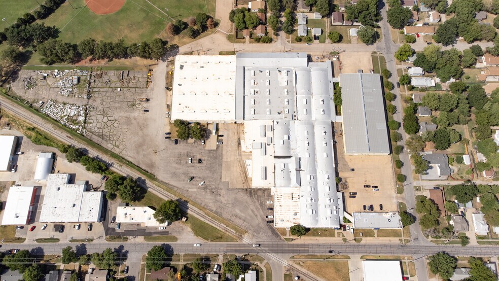 More Photos Of 1802-1814 W 2nd St N, Wichita Warehouse For Sale