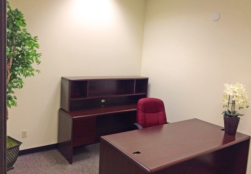 More Photos Of 819 SE 14th Loop, Battle Ground Office For Lease