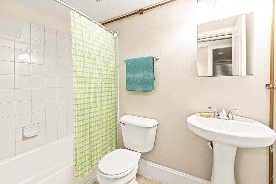 More Photos Of 1432 Pennsylvania St, Denver Apartments For Sale