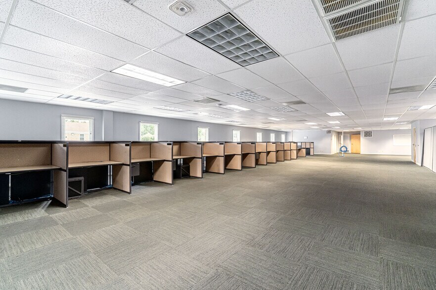 More Photos Of 617 Mulberry St, Elizabethtown Office For Sale