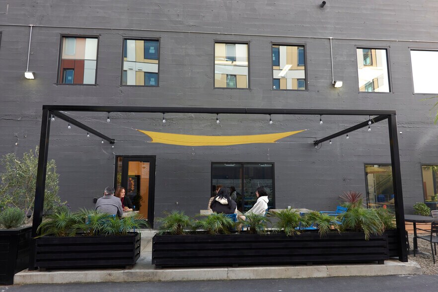 More Photos Of 1528 Webster St, Oakland Office For Lease