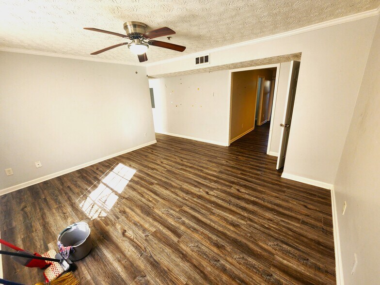 More Photos Of 375 Winding River Dr, Atlanta Multifamily For Sale