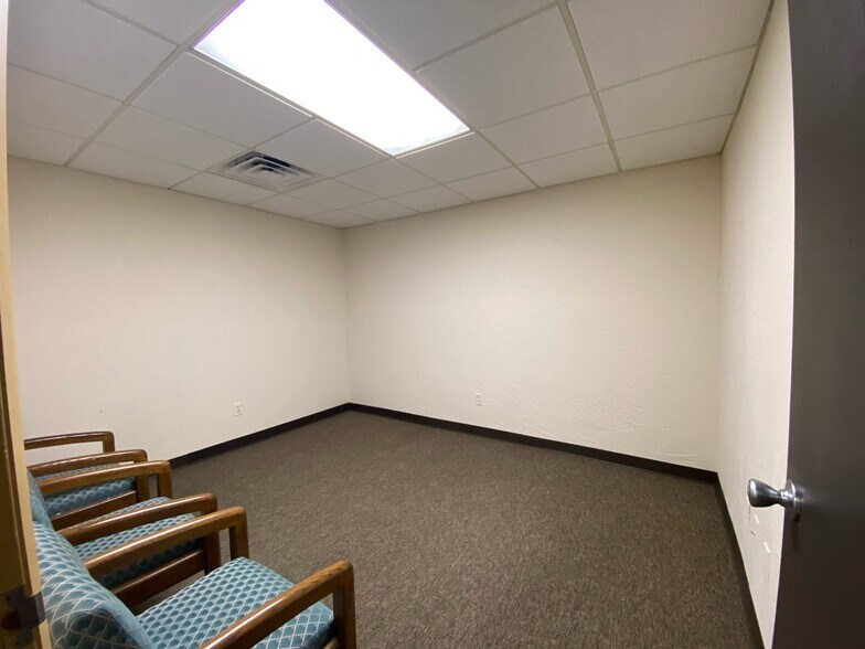 More Photos Of 529 Greene Ave, Green Bay Office For Lease