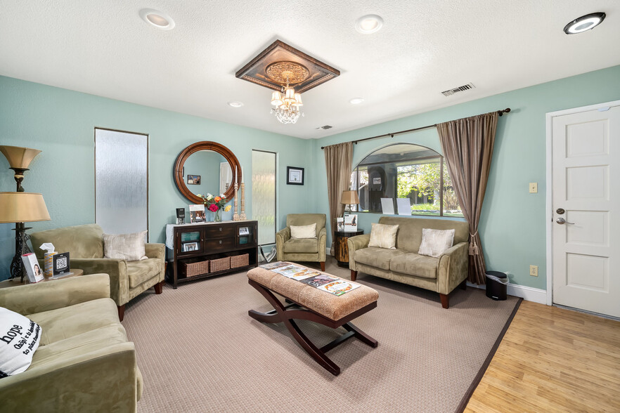 More Photos Of 1050 Las Tablas Rd, Templeton Medical For Lease