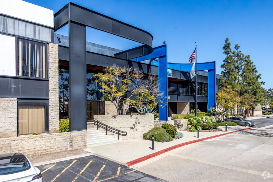 More Photos Of 1791 Deere Ave, Irvine Manufacturing For Lease